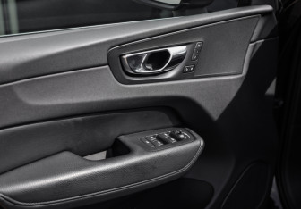 Подержанный автомобиль Volvo XC60 2018 года (24 фото)