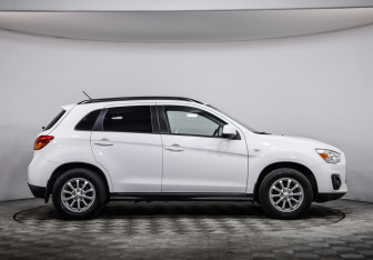 Подержанный автомобиль Mitsubishi ASX 2013 года (4 фото)