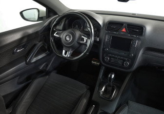 Подержанный автомобиль Volkswagen Scirocco 2011 года (8 фото)