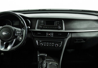 Подержанный автомобиль Kia Optima Sedan 2020 года (14 фото)