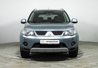 Подержанный автомобиль Mitsubishi Outlander 2007 года (2 фото)