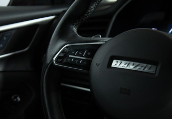 Подержанный автомобиль Haval F7x 2022 года (15 фото)