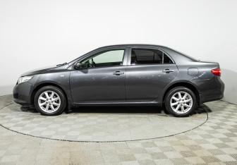 Подержанный автомобиль Toyota Corolla Sedan 2008 года (8 фото)