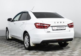 Подержанный автомобиль LADA (ВАЗ) Vesta Sedan 2018 года (7 фото)