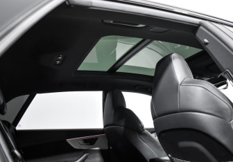 Подержанный автомобиль Audi Q8 2019 года (22 фото)