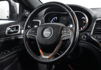 Подержанный автомобиль Jeep Grand Cherokee 2013 года (14 фото)