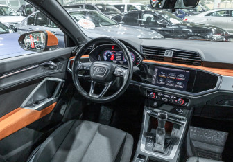 Подержанный автомобиль Audi Q3 2019 года (3 фото)