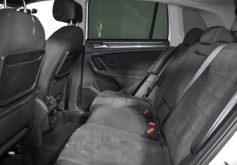 Подержанный автомобиль Volkswagen Tiguan 2020 года (13 фото)