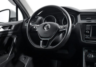 Подержанный автомобиль Volkswagen Tiguan 2017 года (15 фото)