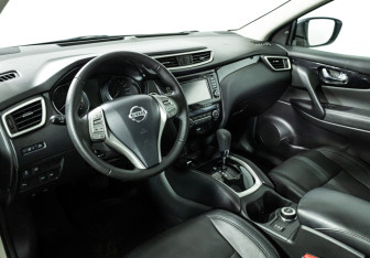 Подержанный автомобиль Nissan Qashqai 2014 года (11 фото)