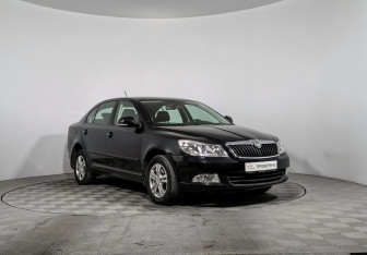 Подержанный автомобиль Skoda Octavia Liftback 2011 года (3 фото)