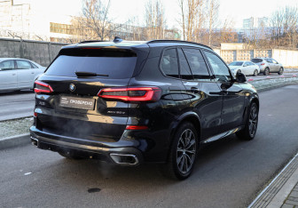 Подержанный автомобиль BMW X5 2020 года (5 фото)
