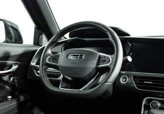 Подержанный автомобиль Geely Tugella 2023 года (25 фото)