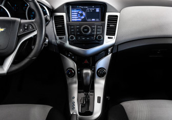 Подержанный автомобиль Chevrolet Cruze Sedan 2011 года (12 фото)