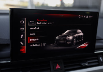 Подержанный автомобиль Audi A4 Sedan 2020 года (16 фото)