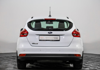Подержанный автомобиль Ford Focus Hatchback 2019 года (6 фото)
