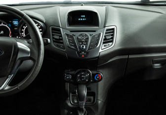 Подержанный автомобиль Ford Fiesta Hatchback 2016 года (14 фото)
