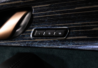 Подержанный автомобиль Geely Monjaro 2023 года (25 фото)