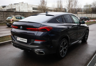Подержанный автомобиль BMW X6 2020 года (4 фото)