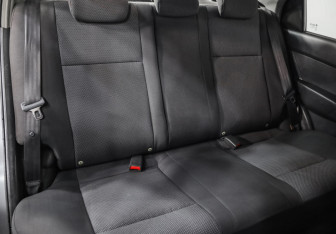 Подержанный автомобиль Chevrolet Aveo Sedan 2010 года (19 фото)
