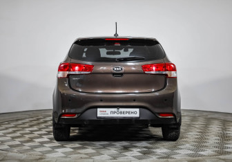 Подержанный автомобиль Kia Rio Hatchback 2017 года (6 фото)