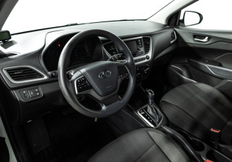 Подержанный автомобиль Hyundai Solaris Sedan 2018 года (11 фото)