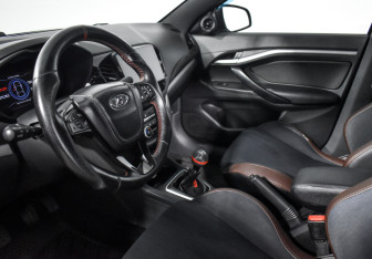 Подержанный автомобиль LADA (ВАЗ) Vesta Sedan 2017 года (9 фото)
