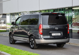Подержанный автомобиль Hyundai Grand Starex 2018 года (8 фото)