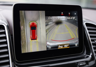 Подержанный автомобиль Mercedes-Benz GLE 2016 года (16 фото)