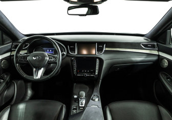 Подержанный автомобиль Infiniti QX50 2018 года (13 фото)