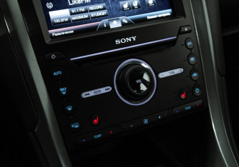 Подержанный автомобиль Ford Mondeo Sedan 2015 года (17 фото)