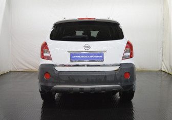 Подержанный автомобиль Opel Antara 2012 года (6 фото)