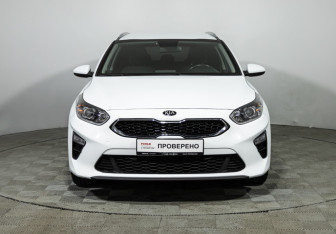 Подержанный автомобиль Kia Ceed Wagon 2019 года (2 фото)