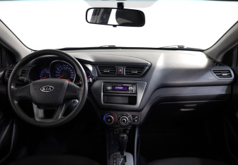 Подержанный автомобиль Kia Rio Sedan 2011 года (6 фото)