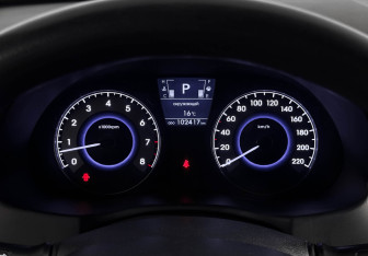 Подержанный автомобиль Hyundai Solaris Sedan 2013 года (16 фото)
