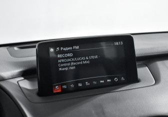 Подержанный автомобиль Mazda CX-9 2017 года (20 фото)