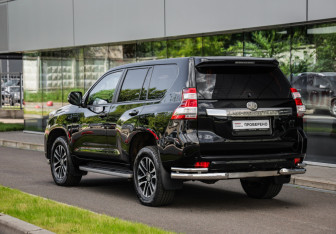 Подержанный автомобиль Toyota Land Cruiser Prado 2014 года (8 фото)