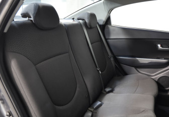 Подержанный автомобиль Kia Rio Sedan 2014 года (15 фото)