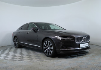 Подержанный автомобиль Volvo S90 2021 года (9 фото)