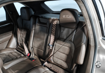Подержанный автомобиль Porsche Cayenne 2015 года (14 фото)