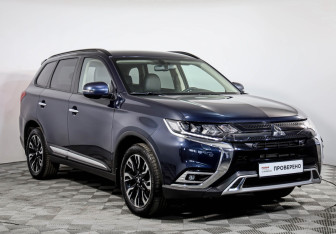 Подержанный автомобиль Mitsubishi Outlander 2021 года (3 фото)