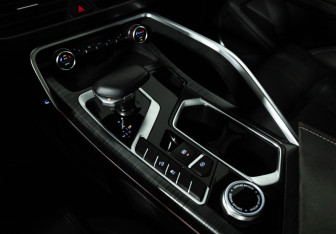 Подержанный автомобиль Geely Tugella 2023 года (19 фото)