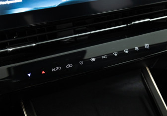 Подержанный автомобиль Omoda C5 2023 года (21 фото)