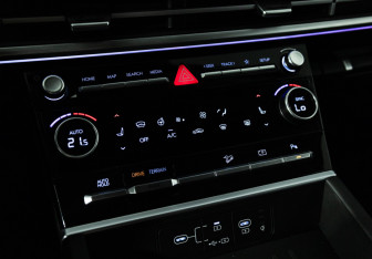 Подержанный автомобиль Hyundai Santa Fe 2024 года (16 фото)