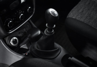 Подержанный автомобиль Renault Duster 2013 года (11 фото)