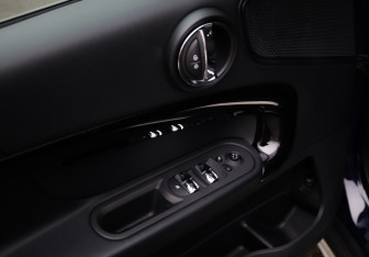 Подержанный автомобиль MINI Countryman 2018 года (14 фото)