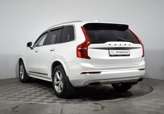 Подержанный автомобиль Volvo XC90 2015 года (7 фото)