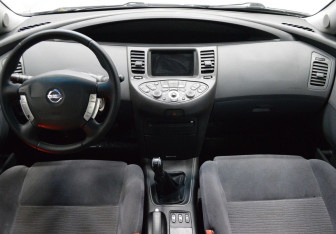 Подержанный автомобиль Nissan Primera Sedan 2005 года (14 фото)