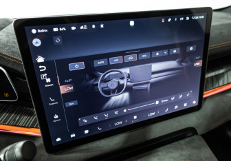 Подержанный автомобиль Zeekr 001 2023 года (19 фото)