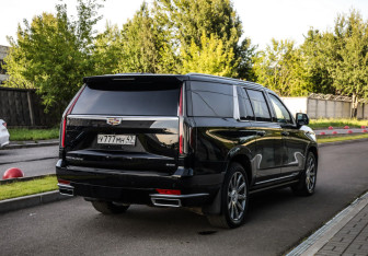 Подержанный автомобиль Cadillac Escalade Suv 2021 года (6 фото)